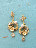 Load image into Gallery viewer, Golden Earring
