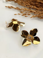 Load image into Gallery viewer, Golden Earrings
