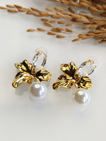 Load image into Gallery viewer, Golden Earrings
