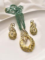 Load image into Gallery viewer, Golden Pendant Set with Intricate Design 
