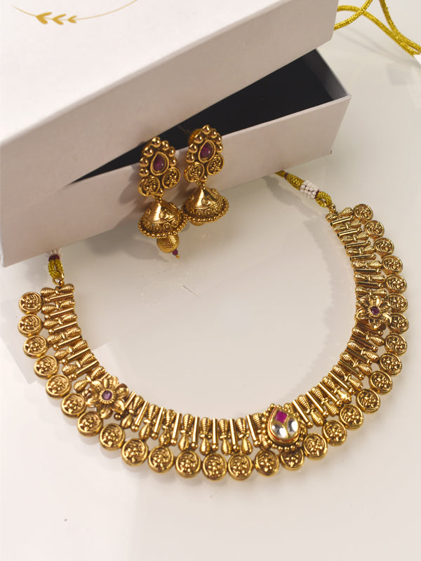 Golden Polished NecklaceS et