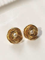 Load image into Gallery viewer, Golden Stud
