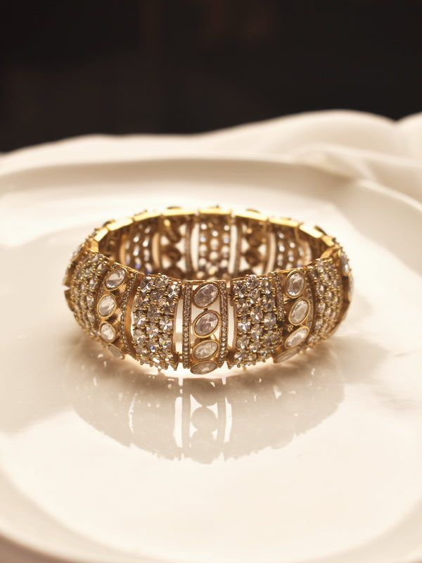 Golden Bracelet with Intricate Design 