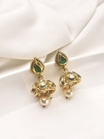 Load image into Gallery viewer, Golden Earrings with Green Gemstones and Pearls 
