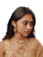 Load image into Gallery viewer, Golden Necklace Set
