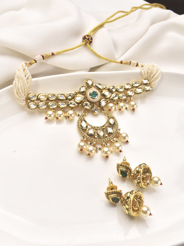 Golden Necklace with Green Gemstones and Pearls 