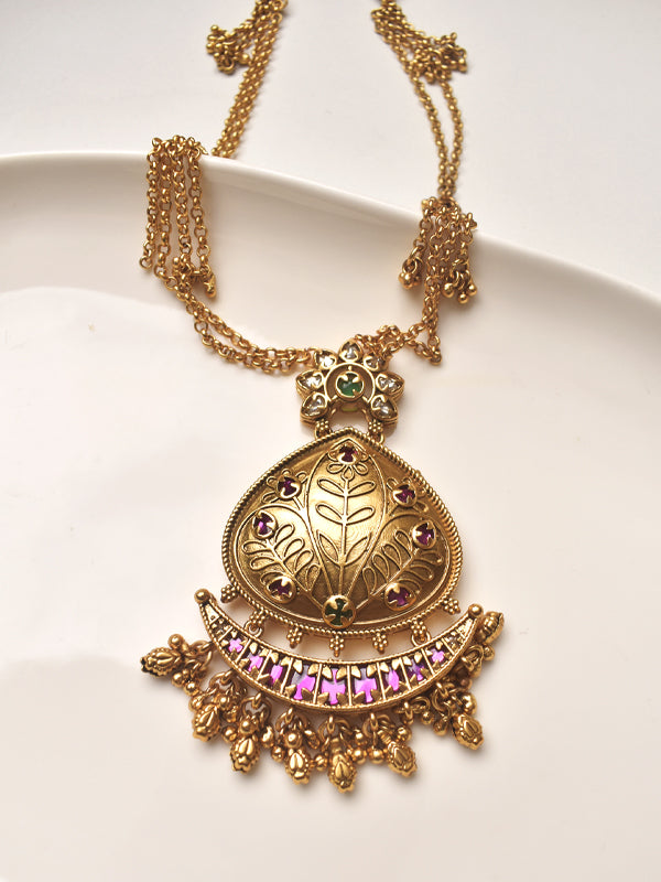 Golden Necklace with Intricate Pendant 