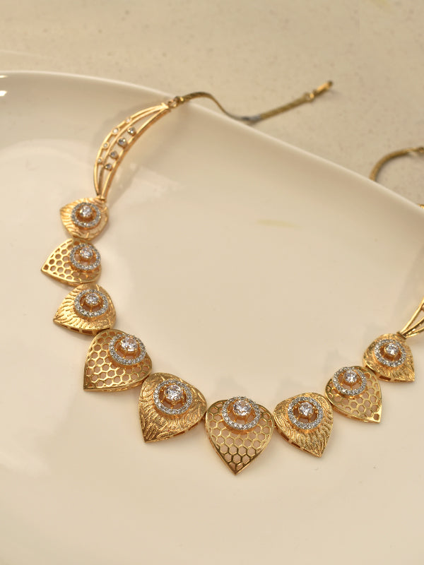 Golden Necklace with Leaf-Like Design 