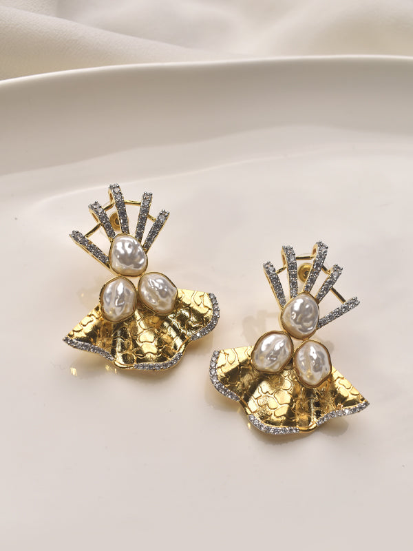 Golden earrings with pearl-like stones 