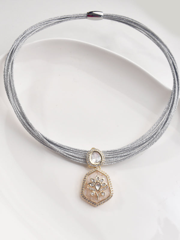 Stylish Necklace with Fashionable Crystal