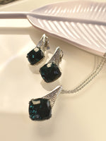 Load image into Gallery viewer, Green Pendant Set
