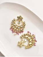 Load image into Gallery viewer, Green Earring with Golden Polish 
