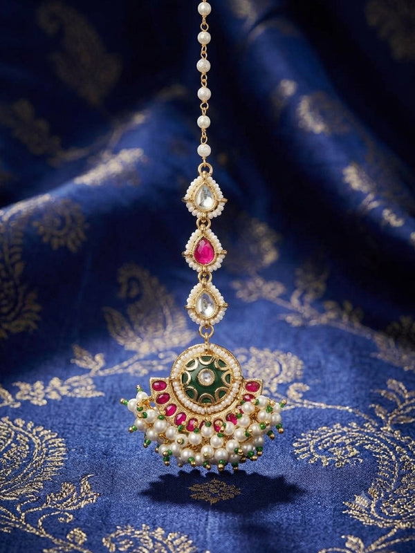 Indian maang tikka with a long chain 