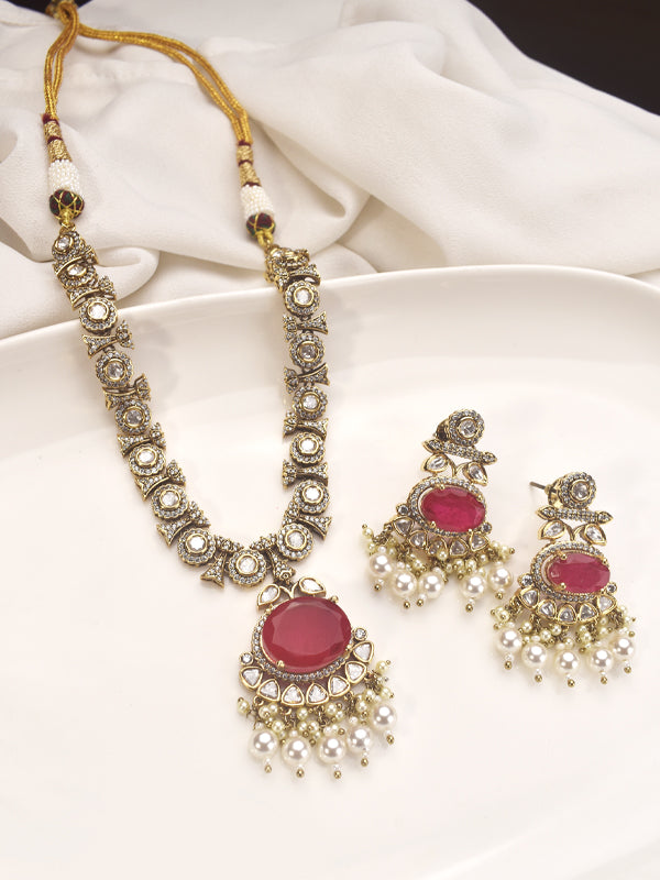 Jewelry set with necklace and earrings 