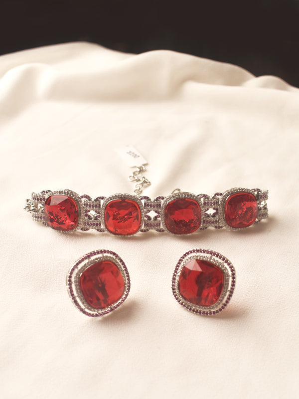 Jewelry set with red gemstones 