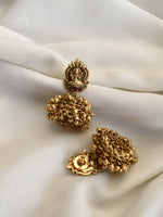 Load image into Gallery viewer, Jhumka With Woman
