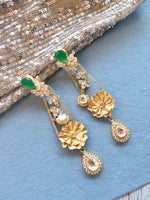 Load image into Gallery viewer, Kundan Earrings Gold

