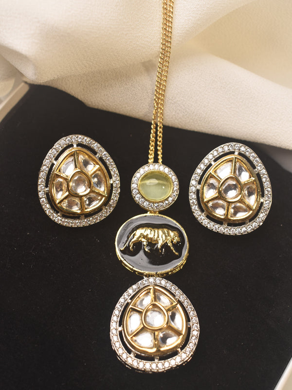 Kundan Pendant Set