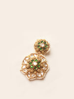 Load image into Gallery viewer, Kundan Pendant With Beaded
