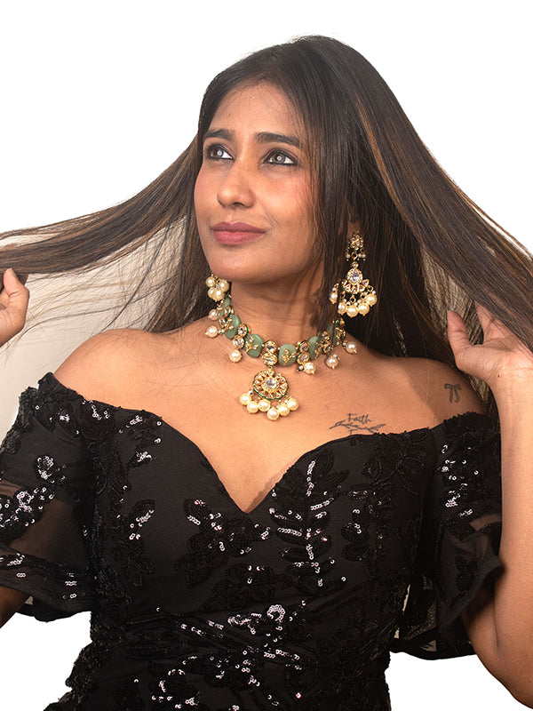 Kundan Choker with Pearl..