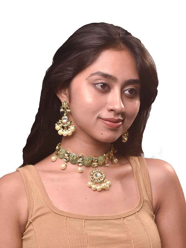 Kundan Choker with Pearl accents