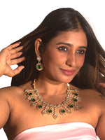 Load image into Gallery viewer, Kundan Necklace with Green Stones Kundan Necklace
