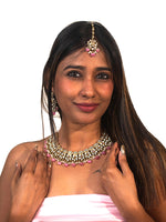 Load image into Gallery viewer, Kundan Necklace Set with Pink Beads. 
