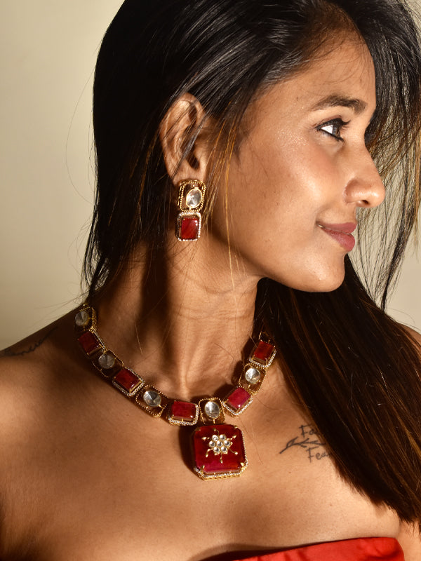 Kundan Necklace with Big Red Stone