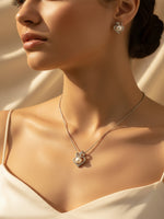 Load image into Gallery viewer, Love Pearl Chain
