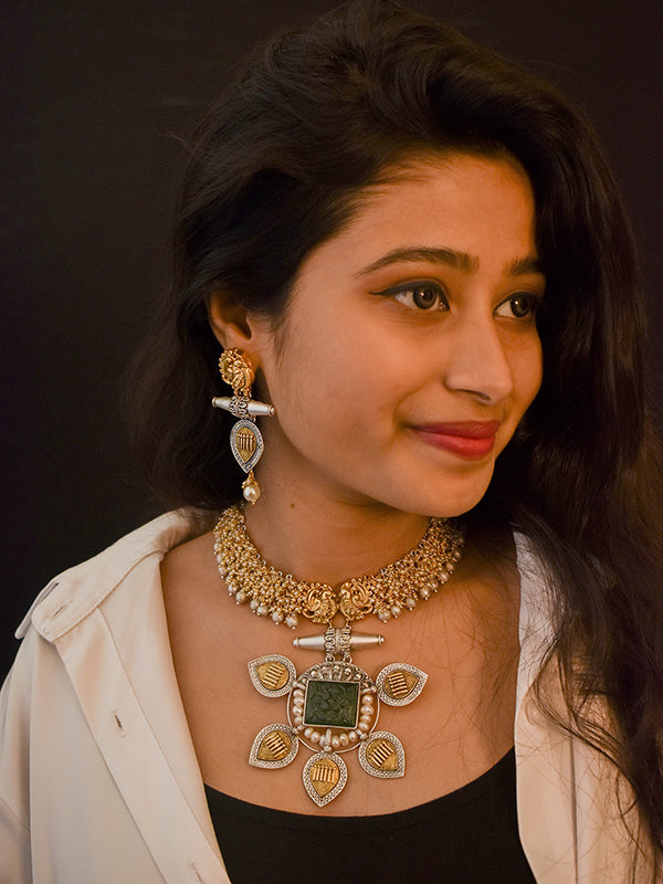Modern Necklace Set