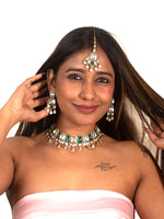 Load image into Gallery viewer, Necklace with Green and White Stones
