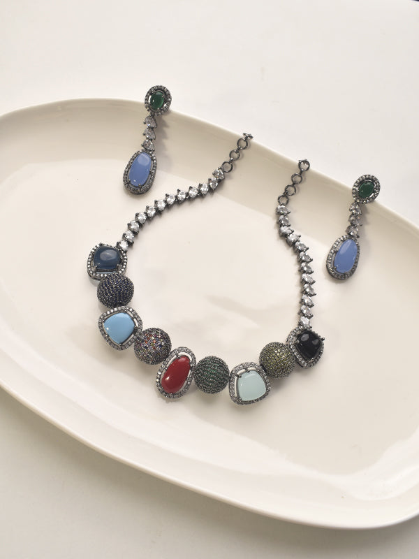 Necklace with multicolored beads 
