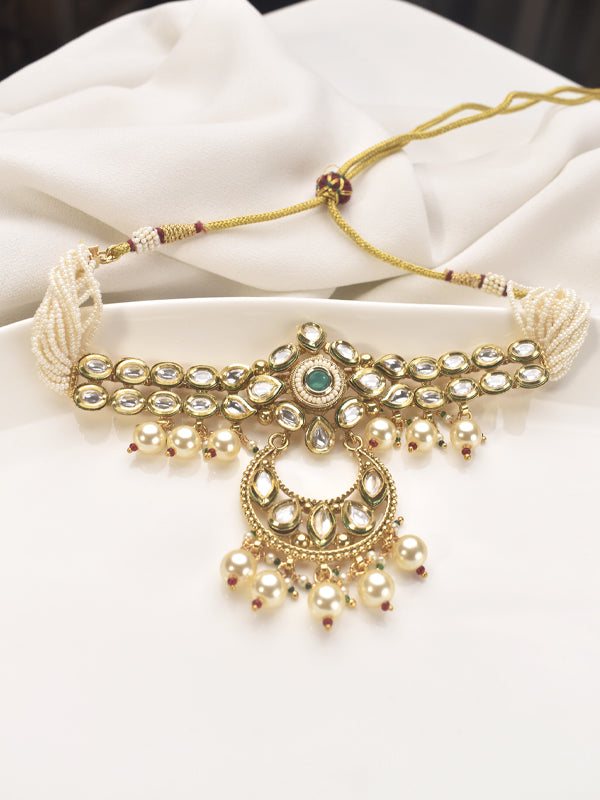 Ornate Necklace with Pearls and Kundan