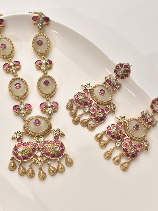 Ornate golden and Pink Jewelry set 