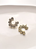 Load image into Gallery viewer, Pair of gold and crystal earrings 
