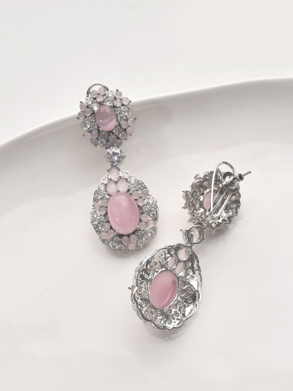 Pair of earrings with pink stones 