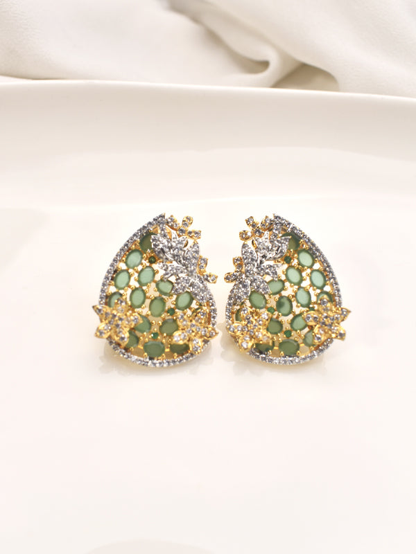 Pair of gold and green teardrop-shaped earrings 