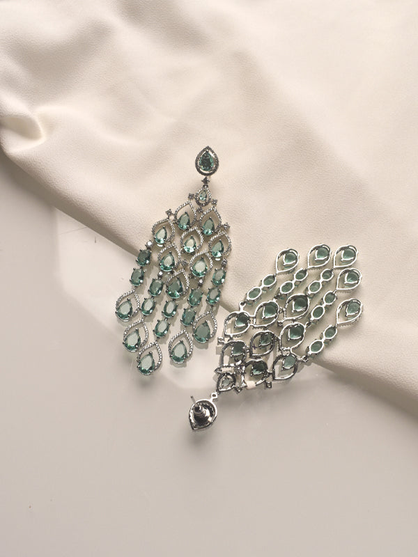 Pair of green stone earrings 