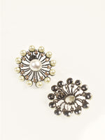 Load image into Gallery viewer, Peal Earrings
