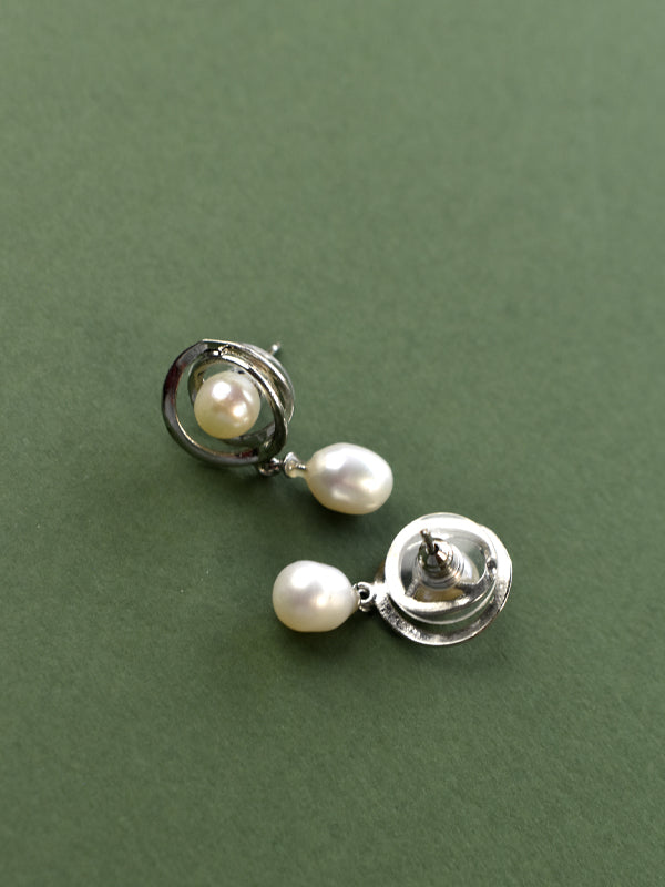 Pearl Earring