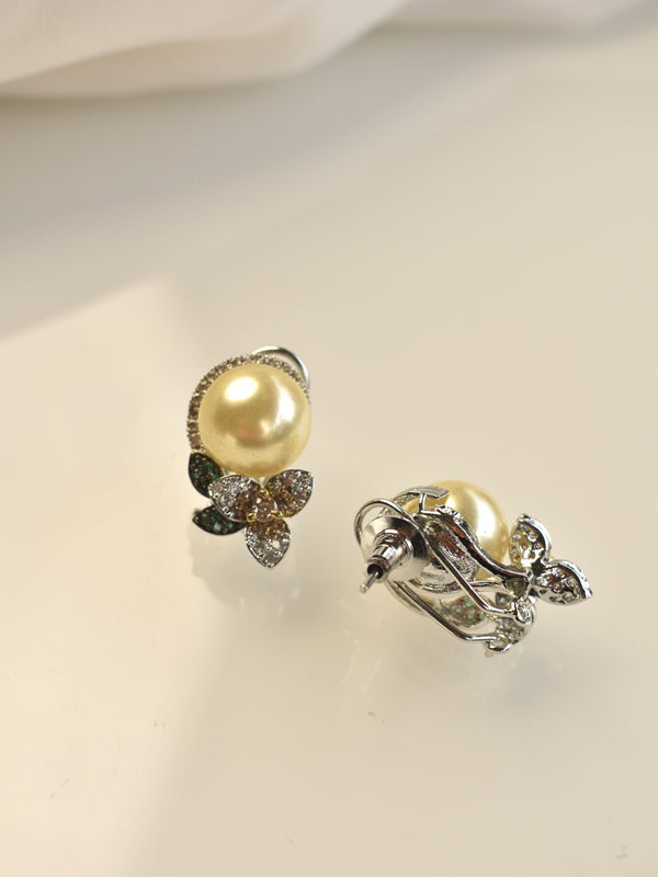 Pearl Stud