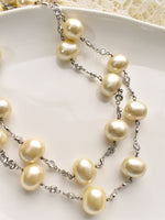 Load image into Gallery viewer, Pearl necklace with silver chain 
