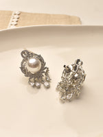 Load image into Gallery viewer,  Silver Earrings with Pearl
