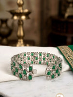 Load image into Gallery viewer, Silver bracelet with green gemstones 

