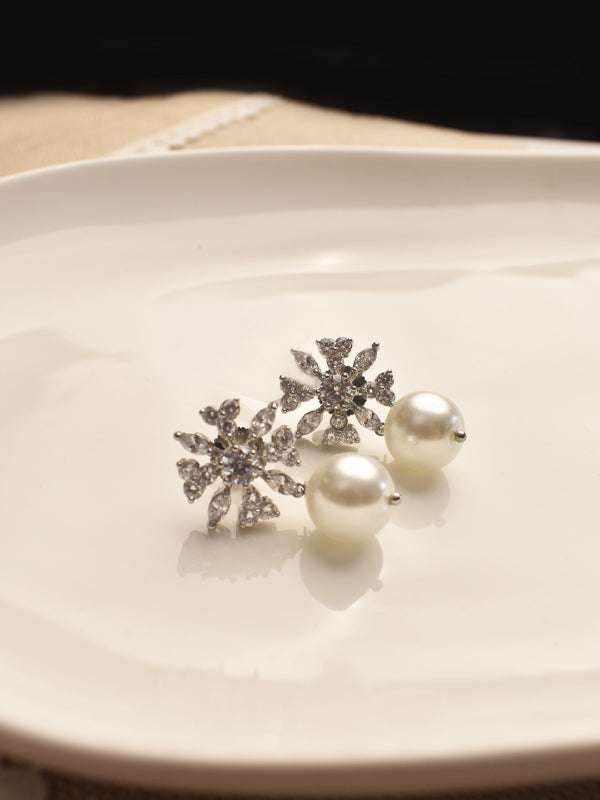 Snowflake-Shaped Earrings with White Pearls