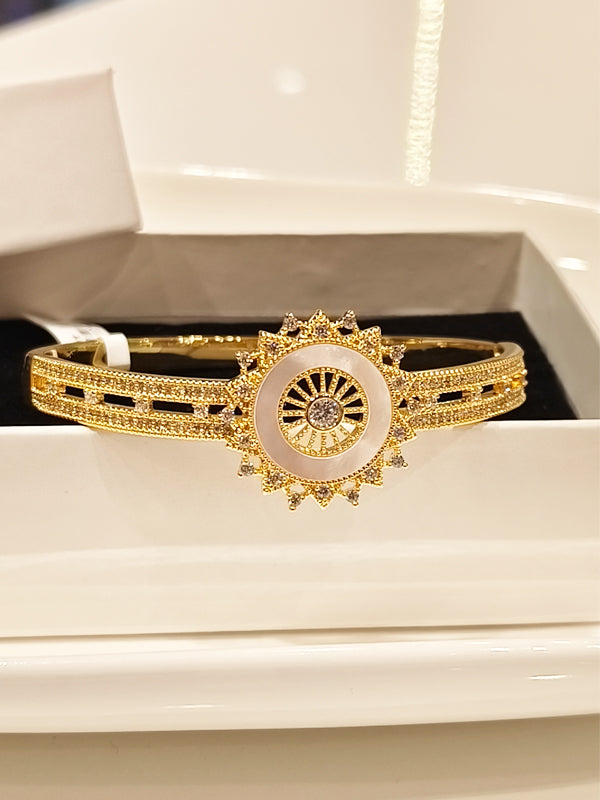 Stone & Pearl Design Bracelet