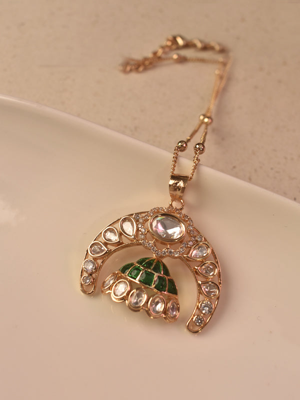 Stylish Kundan Pendant Set