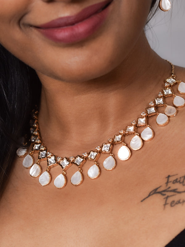 Stylish kundan necklace set | golden polish kundan necklace set