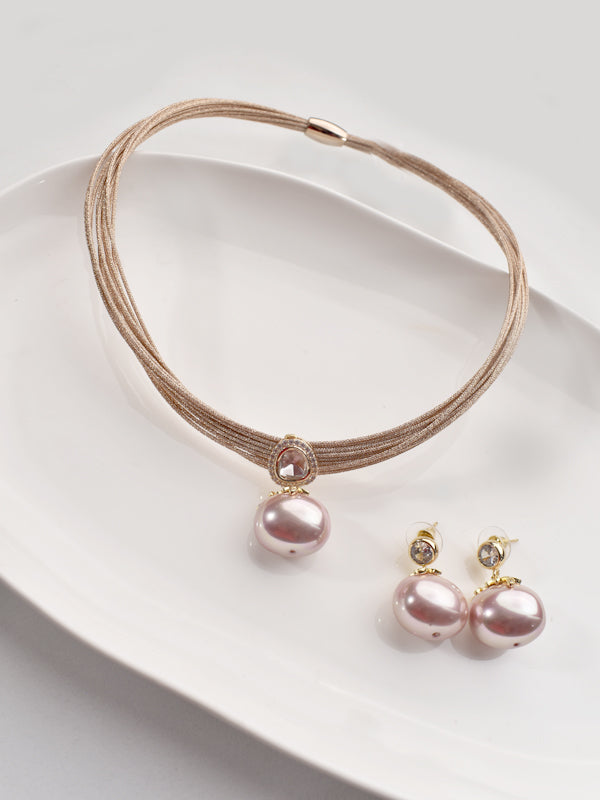 Stylish Necklace with Fashionable Beaded 