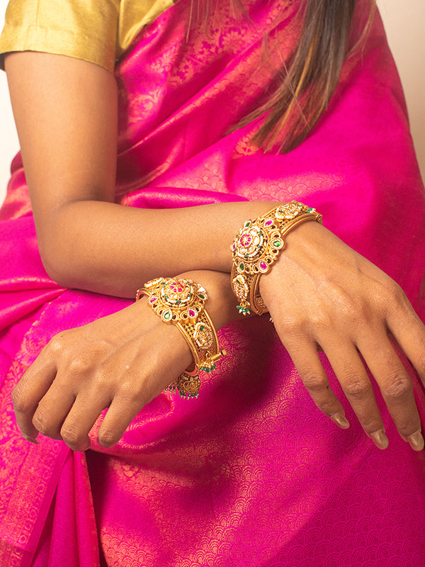  Stylish Traditional Bangle 